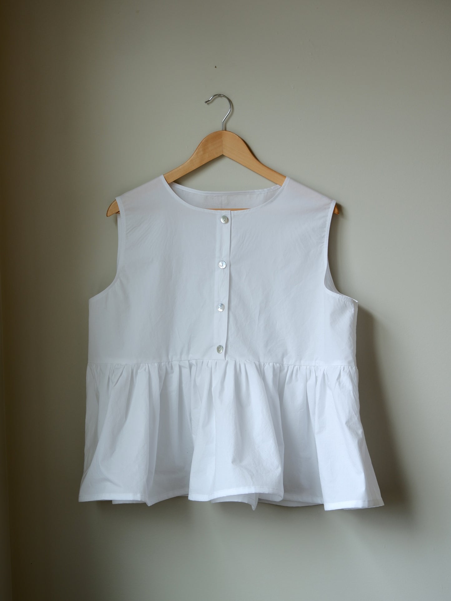 Sleeveless Garden Blouse | Medium