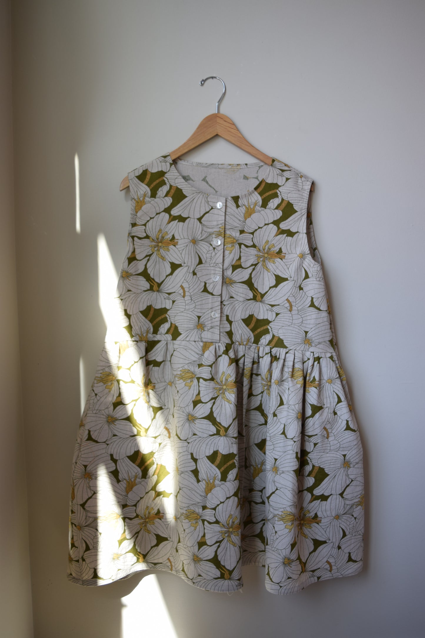 Floral Sleeveless Garden Dress | Large