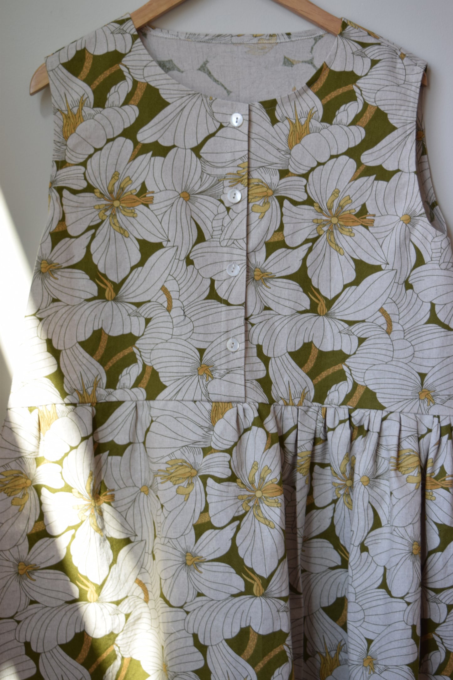 Floral Sleeveless Garden Dress | Large
