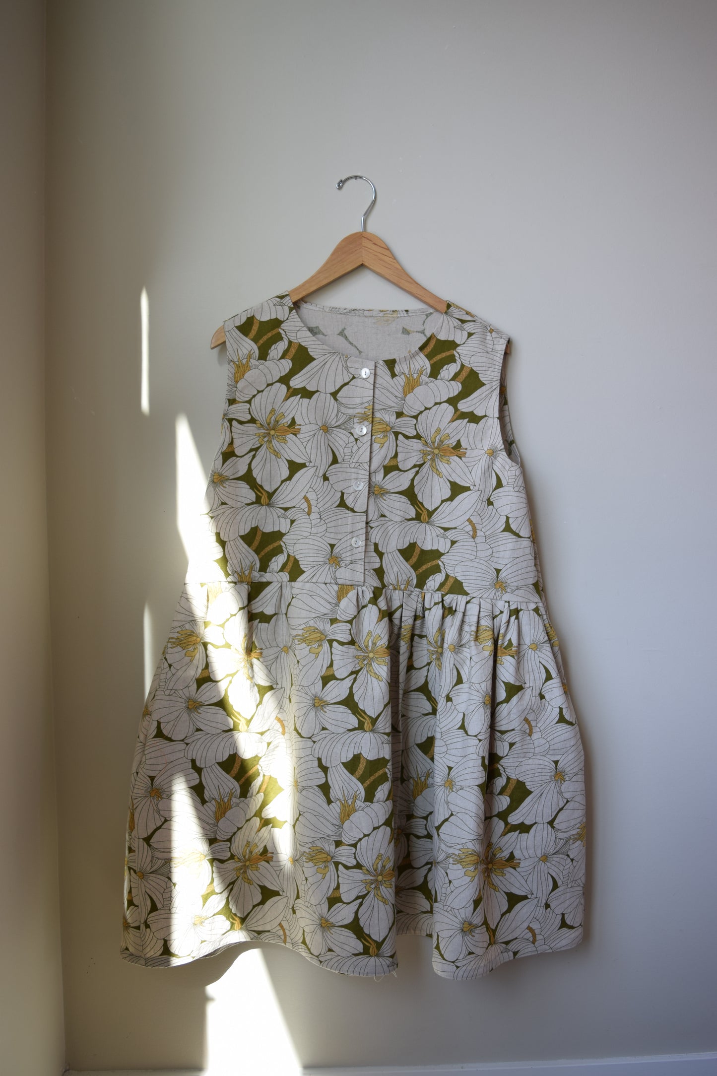 Floral Sleeveless Garden Dress | Large